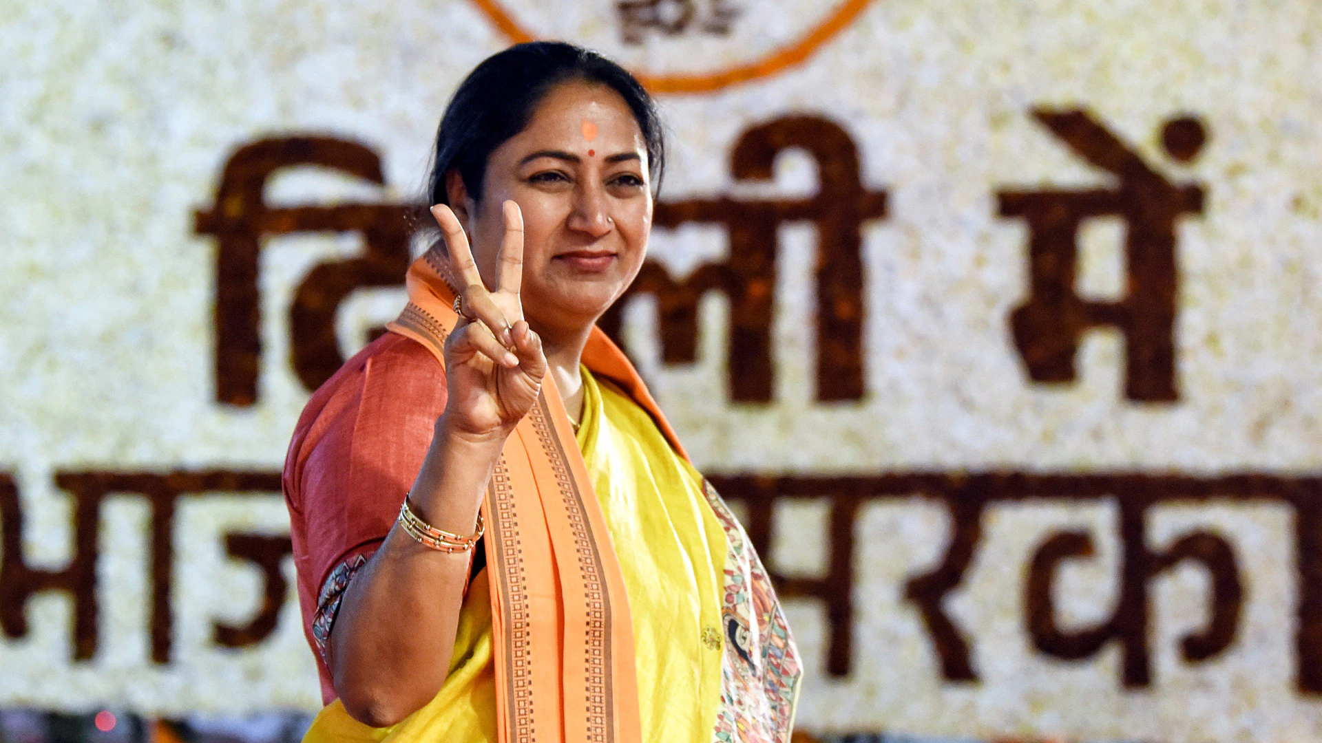 Rekha Gupta Age, Height, Husband, Family, Political career, Biography ...