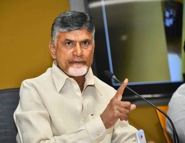 వాలంటీర్లకు గుడ్ న్యూస్, 10 వేలు జీతం